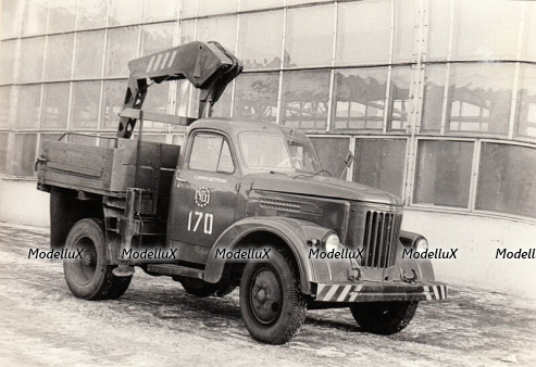 УралЗИС-355М внутризаводской тягач, TruckTyr 1:43