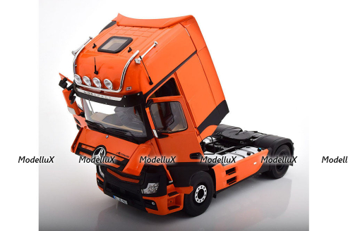 Mercedes Actros Gigaspace 4X2 Facelift towing vehicle with illumination 2018 orange/black, 99265, NZG 1:18