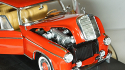 Mercedes 220 SE Coupe 1958, SunStar 1:18