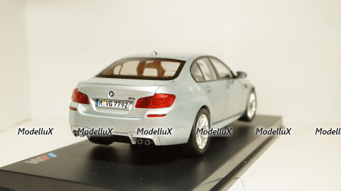 BMW M5 F10 2011, Paragon 1:18