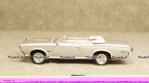 Pontiac GTO 1966, New Ray 1:43
