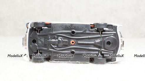 Chevrolet Corvette 1957, New Ray 1:43