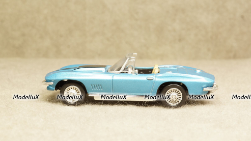 Chevrolet Corvette 1967, New Ray 1:43