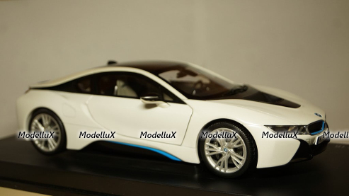 BMW I8, Paragon 1:18
