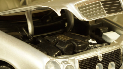 Mercedes E320 W210 2001 Brilliant Sliver, SunStar 1:18