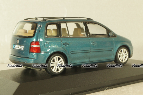 Porsche Panamera Turbo (2. Gen.) Executive agate gray metallic, Herpa 1:43