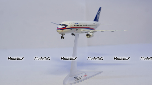 СУ-100 Sukhoi Superjet 100 собранная модель самолета, Herpa 1:200