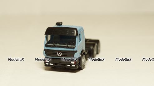 Мercedes тягач голубой, КУМ 058 1:87