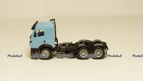 Мercedes тягач голубой, КУМ 058 1:87