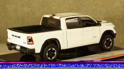 Dodge Ram 1500 Crew Cab Rebel white, 79358, MotorMax 1:24