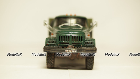 ЗИЛ 131 бортовой со следами эксплуатации, Modellux 1:43