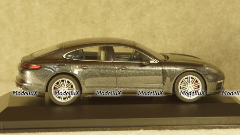 Porsche Panamera Turbo (2. Gen.) 2016 dark grey, Herpa 1:43