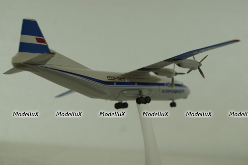 Ан-12 Аэрофлот СССР 11819, Herpa 1:200