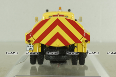 ПМ-130Б Аэропорт, поливомоечная машина на шасси Зил-130, 1982, 113067, Dip Models 1:43