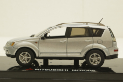 Mitsubishi Outlander XL 2006, SunStar 1:43