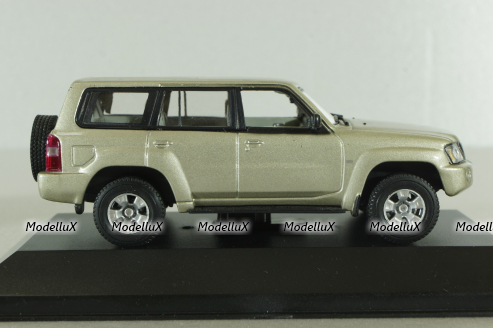 Nissan Patrol (Y61) 2005, champagne, JC074, J-Collection 1:43