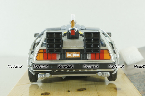 DeLorean Time Machine from movie Back to the Future III, 22444, Welly 1:24