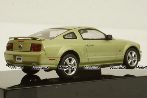 Ford Mustang GT 2005 light green, 52761, AutoArt 1:43