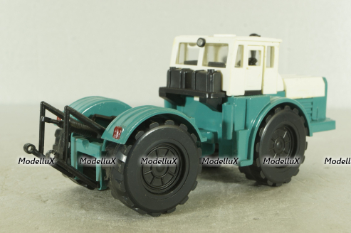 К-701 Кировец, белый/зеленый, з-д Двигатель 1:43  