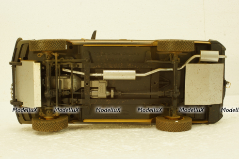 Land Rover Discovery Series I 5-door Camel Trophy Kalimantan 1996, dirty version,  ALM810411, Almost Real 1:18