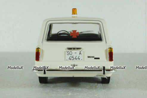 Seat 124 Familiare Ambulancia 1968, T9-1800227, Triple9 1:18