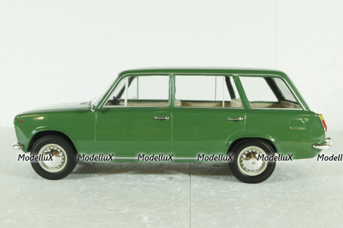 Seat 124 Familiare, Green 1968, T9-1800226, Triple9 1:18