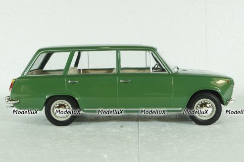 Seat 124 Familiare, Green 1968, T9-1800226, Triple9 1:18