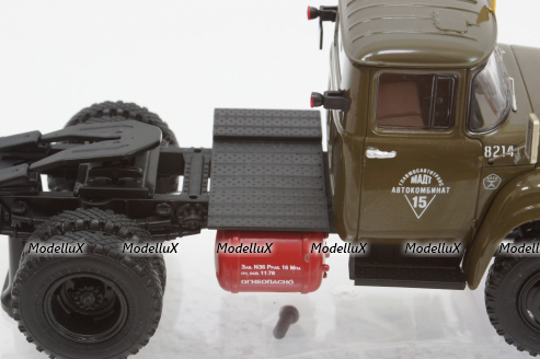 Зил-130В1 Седельный тягач, 15-й Автокомбинат МАДТ 1977 г., 113043, DiP Models 1:43