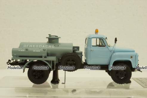 МЗ-3607 масло-заправщик на шасси Газ-52, Гомельская обл. 1990 г.,105228, DiP Models 1:43