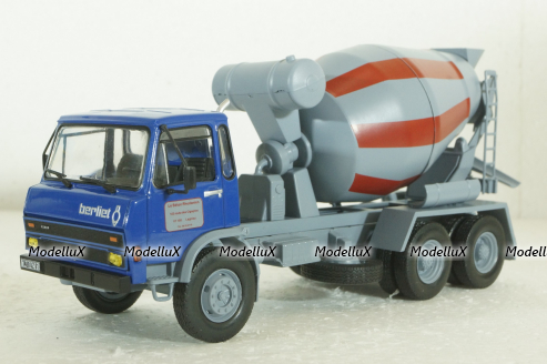 Berliet GRH 230 Cement mixer year 1976 blue / grey, Hachette 1:43