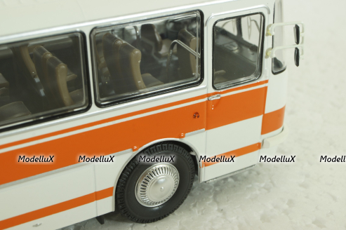 Лаз-699Р 1981, бело/оранжевый, автобус, DEM009, DEMPRICE 1:43