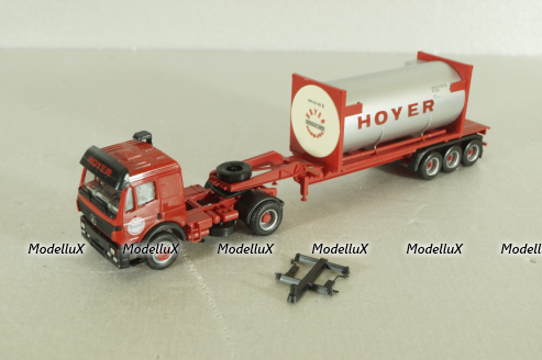 Mercedes SK 1850 tractor with semi trailer HOYER 1994, red, Herpa 1:87