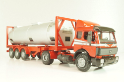 Mercedes-Benz 1748 S  tractor with semi trailer tankwechsel system, red/silver, 317/2, NZG 1:43