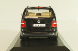 Volkswagen Touran 2003, black, 170099300F9R, Minichamps 1:43