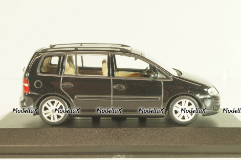 Volkswagen Touran 2003, black, 170099300F9R, Minichamps 1:43