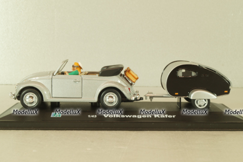 Volkswagen Beeatle with camping trailer and figuren, silver, Cararama 1:43 