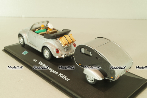 Volkswagen Beeatle with camping trailer and figuren, silver, Cararama 1:43 