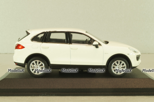 Porsche Cayenne S hybrid, white, Minichamps 1:43
