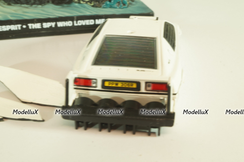 Lotus Esprit from movie "The Spy who loved me" 1977, white, James Bond Modellauto Collection №3, Altaya 1:43