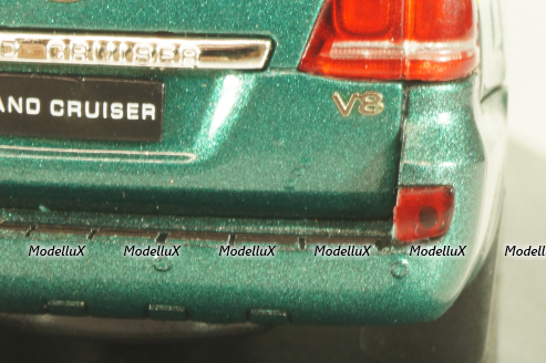 Toyota Land Cruiser 200 VRX V8 2010, green, JC232C, J-Collection 1:43 №1