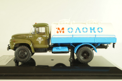АЦПТ-4,1 автомобиль-цистерна "Молоко"  на шасси Зил-130 1986 г., хаки/берый, 113019, DiP Models 1:43