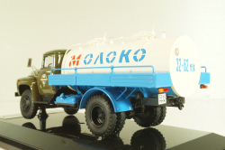 АЦПТ-4,1 автомобиль-цистерна "Молоко"  на шасси Зил-130 1986 г., хаки/берый, 113019, DiP Models 1:43