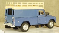 DeLorean DMC-12 1981, SunStar 1:18