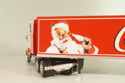 Kenworth T600 tractor with semi-trailer "Coca-Cola" 1986, red, W83431002, Werk83 1:43