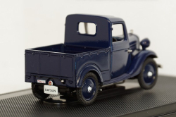 Ford Escort MkII 1.3 Ghia met.green/mattblack, Vanguards 1:43