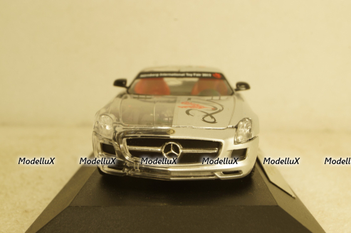 Mercedes SLS AMG ToyFair Nürnberg 2017, silver, IXO 1:43