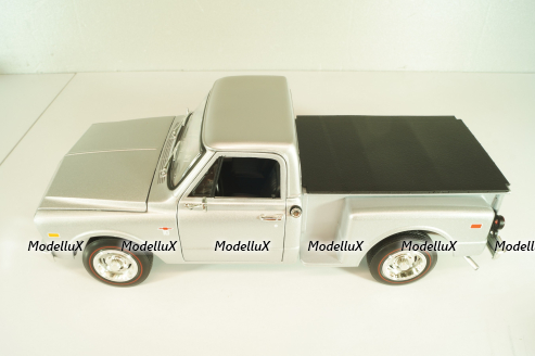 Chevrolet C10 Stepside (pickup) 1968, silver, AW324, Autoworld 1:18
