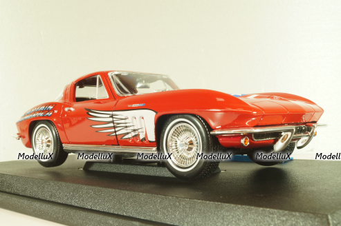 Chevrolet Corvette Stingray (C2) "Captain America" 1965, red, 36002, Maisto 1:18