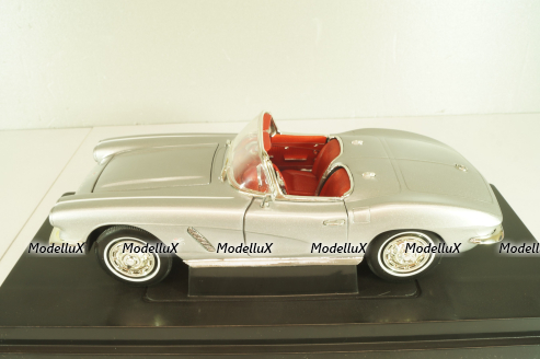 Chevrolet Corvette (C1) Convertible 1962, silver, 36833, ERTL 1:18 Уценка!