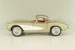 Chevrolet Corvette (С1) 1961, silver grey, AMM1151, AutoWorld 1:18  